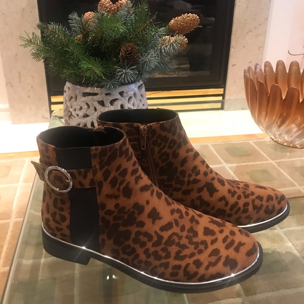 Leopard print bootees. Size 8